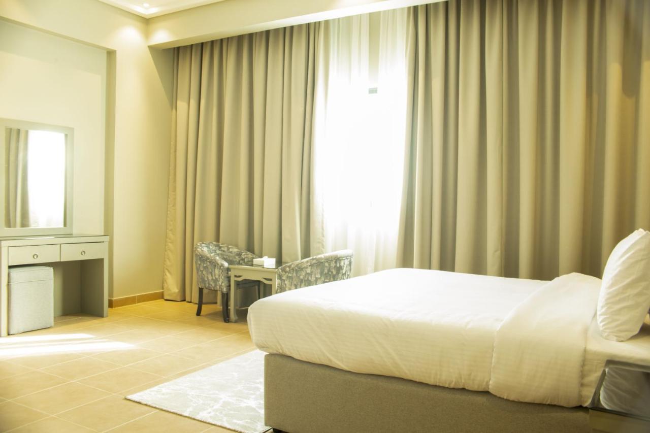Infinity Tower Suites Wll Manama Exterior photo